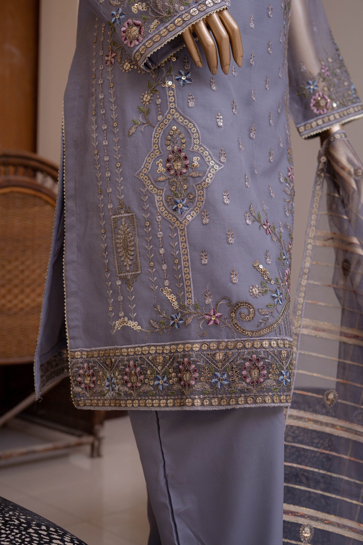 LUXURY FORMAL EMBROIDERED SUIT